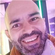 Profesor de Secundaria y Bachillerato de física y química con experiencia. Clases para que el alumno entienda y razone, dinámicas y amena. En mi domicilio, zona Madrid-centro y online